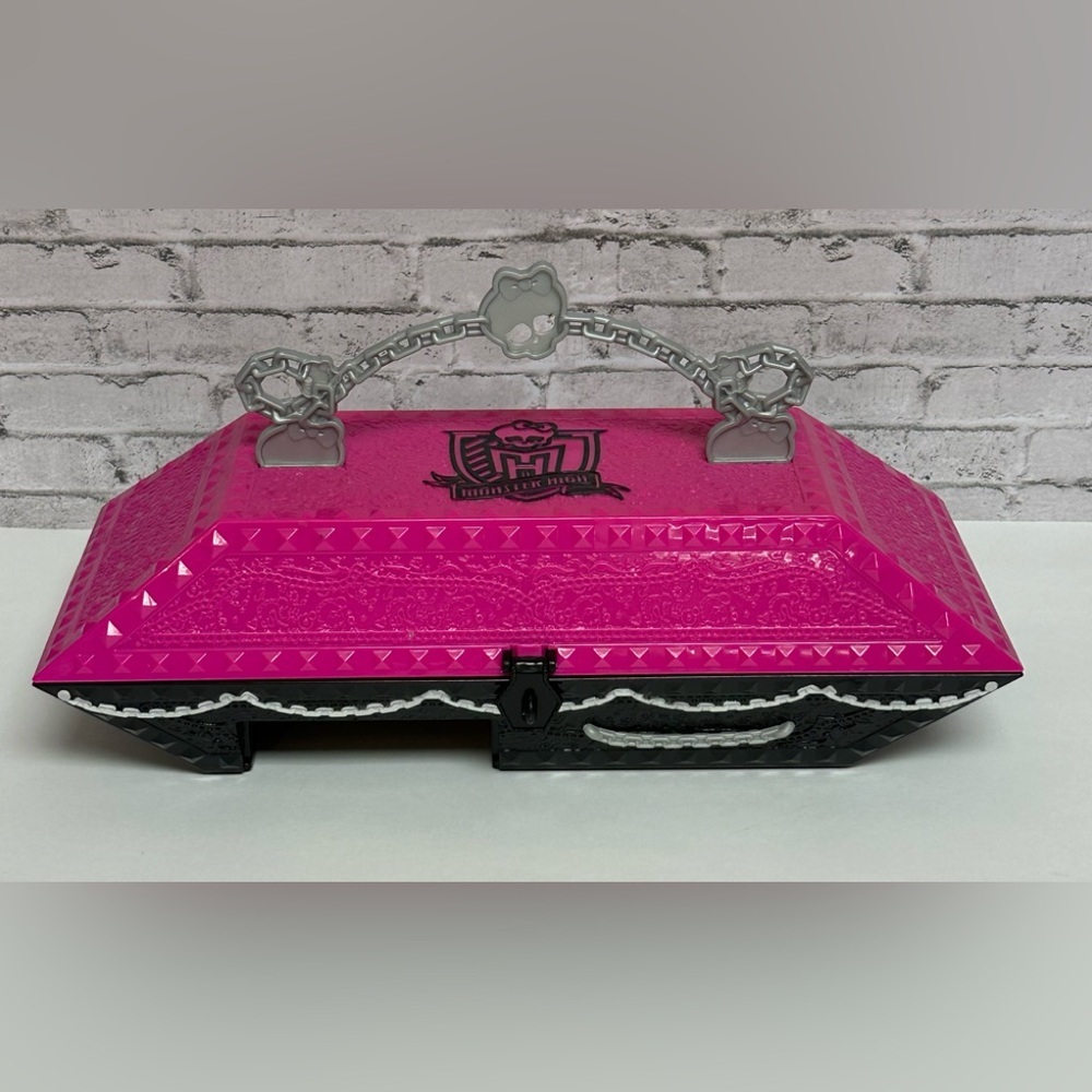 Monster High Authentic Create a Monster Design Lab 2011 Pink Black Coffin Only